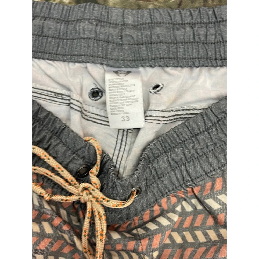 Howler Brothers Mens Board Shorts Swim Trunks Grey Coral Geometric 7in Inseam 33